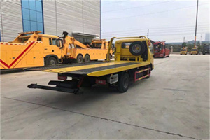 禄劝非事故拖车