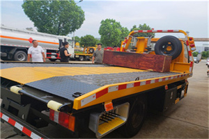 禄劝附近拖车电话号码服务